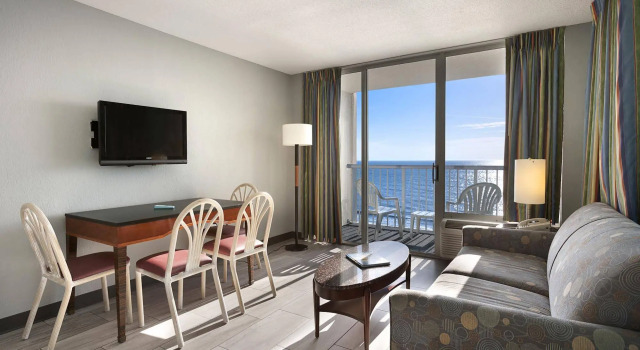 Crown Reef Resort, Забронировать Курортный отель Миртл-Бич Гранд-Странд, рядом с Музей искусств пляжа Миртл