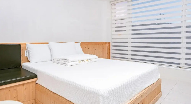 Gyeongju Jullietapoolvilla&kidspension, Забронировать Отель Отели провинции Кёнсан-Пукто с парковкой, Парковка