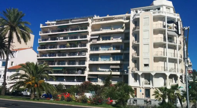 Appartement 3 pièces Nice Promenade des anglais dernier étage vue mer solarium, Забронировать Апартаменты/квартира Fabron Ницца, рядом с Пляж Фаброн