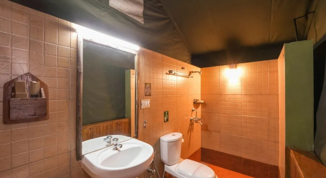 Тент с красивым видом из окна Nature Zone Jungle Resort- Experience the Wilderness & Adventure