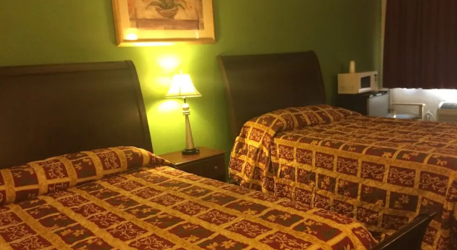 Четырёхместный номер Standard Budget Inn and Suites El Centro