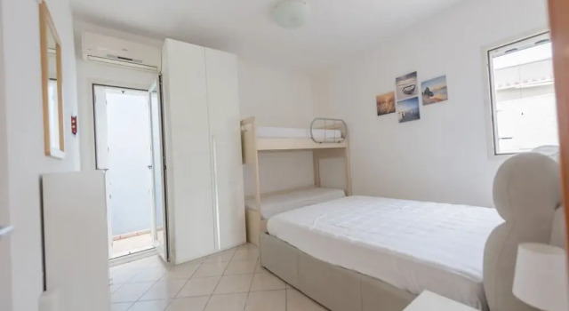 Апартаменты Lovely Flat With Modern Furnishings - Beahost