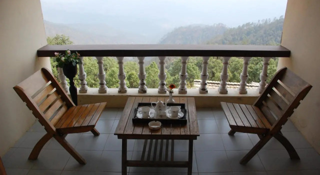 Tree of Life Grand Oak Manor, Binsar Wildlife Sanctuary, Prenota Hotel Binsar Uttarakhand