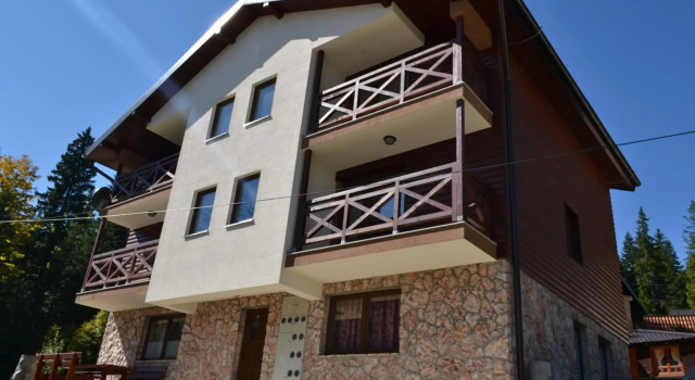 Apartment Gorski javor, Забронировать Апартаменты/квартира Яхорина Горнолыжный курорт Яхорина, рядом с Ogorjelica 2