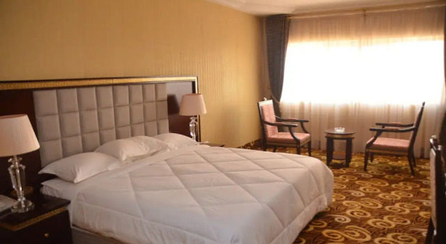 Royal Beach Hotel, Забронировать Отель Уагадугу Kadiogo Province, рядом с Национальный музей Буркина-Фасо