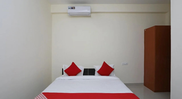 Oyo 15204 Sai Corporate Inn