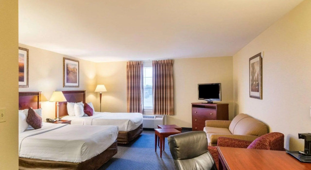 Четырёхместный люкс Mainstay Suites Dover