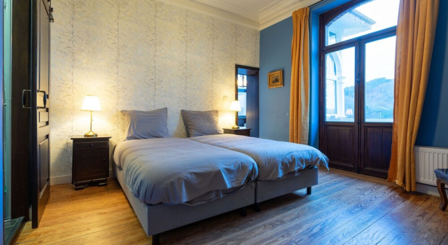 Elegant Castle for 12 Guests