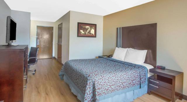 Days Inn by Wyndham Le Roy/Bloomington Southeast, Buchen Sie Hotel Le Roy Illinois