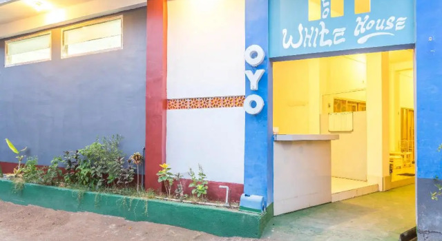 OYO 1324 White House