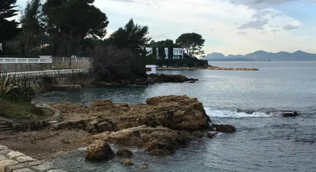 Коттедж Cap Antibes Les Bosquets
