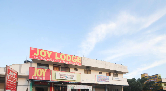 OYO 65015 Joy Lodge, Reserva ahora Hotel Vallioor 