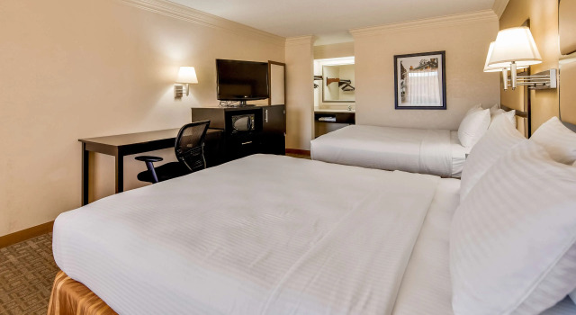 Четырёхместный номер Standard Best Western Inn & Suites of Macon