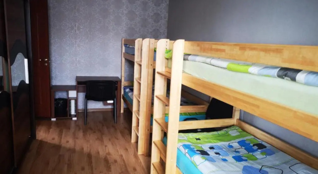 Liela Guest Apartament, Забронировать Гостевой дом Отели Лиепая с парковкой, рядом с Liepaja Puppet Theatre, Парковка