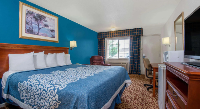 Knights Inn Colorado Springs Central, Varaa Hotelli Hotellit Colorado Springs uima-altaalla, Uima-allas
