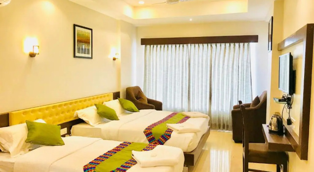 Трёхместный номер Grand REGALIA INN &SUITES