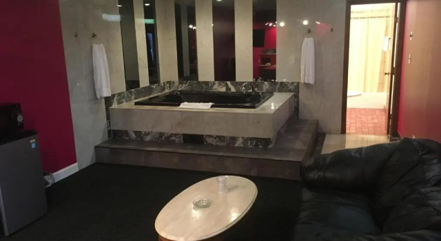 Люкс Midway Inn & Suites