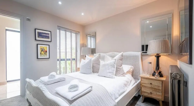 Contemporary Luxury Town House Cheltenham, Забронировать Отель Отели Англии 3 звезды, 3*