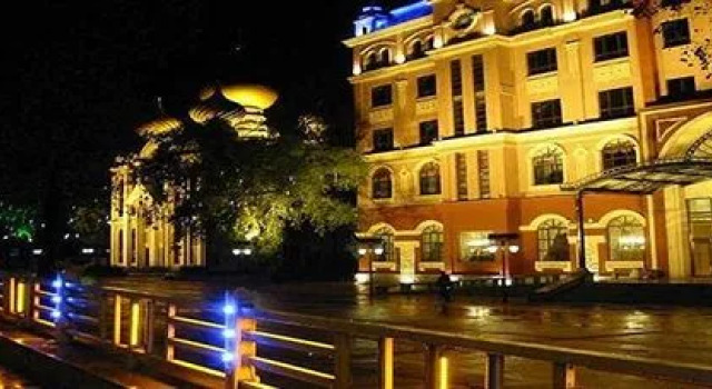 Beidaihe Strange Tower Hotel, Book Hotel Qinhuangdao Hebei
