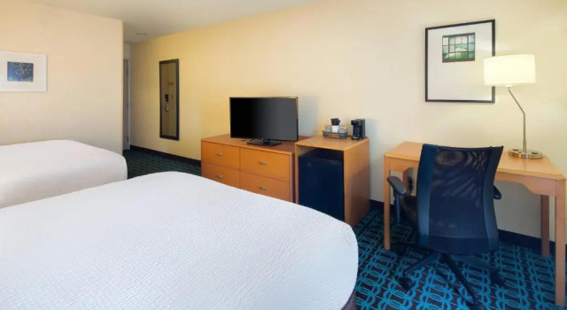 Четырёхместный номер Standard Fairfield Inn and Suites by Marriott Indianapolis Airport