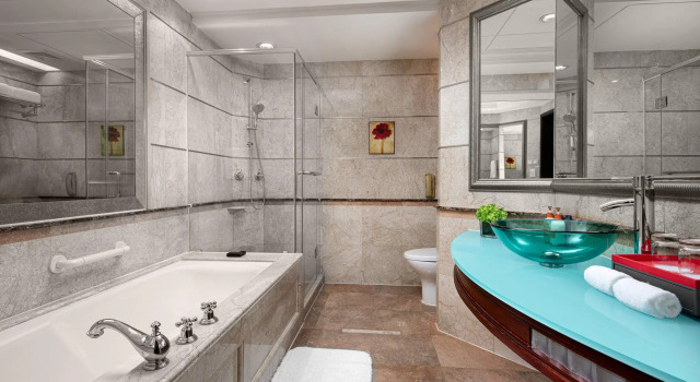 Двухместный номер Premium Crowne Plaza Shanghai Nanjing Road by IHG