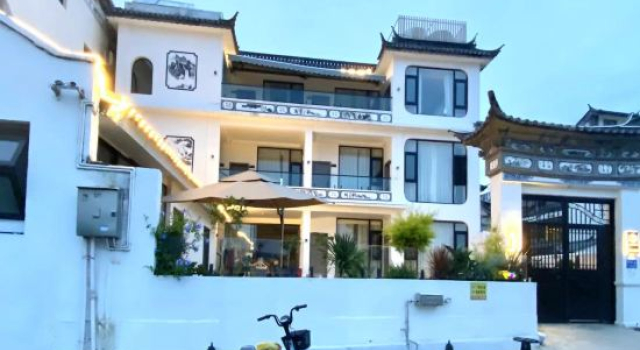 Dali Haixin Sunrise Sea View Beauty Stay (Erhai Caicun Branch), Prenota Hotel Hotel a Dali con parcheggio, Parcheggio