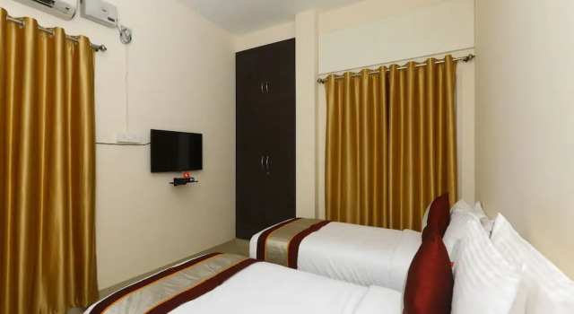 OYO 10106 Hotel NLBR, Забронировать Отель Отели штата Тамилнада с бассейном, Бассейн