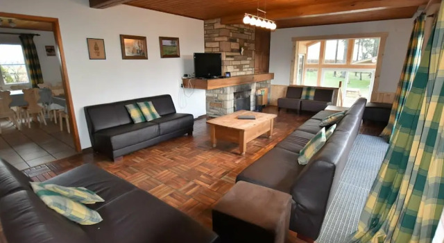 Restful Holiday Home in Xhoffraix With Garden, Rezerwuj Hotel Xhoffraix Oost Kantons