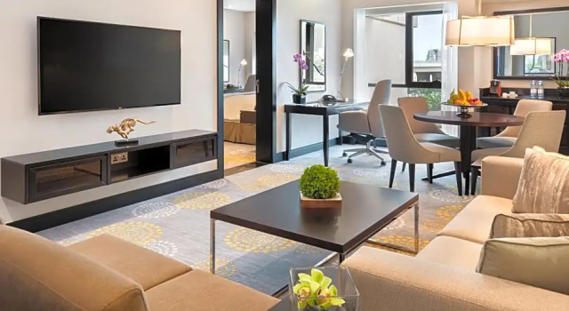 Двухместный люкс c 1 комнатой с видом на сад Crowne Plaza Bahrain by IHG