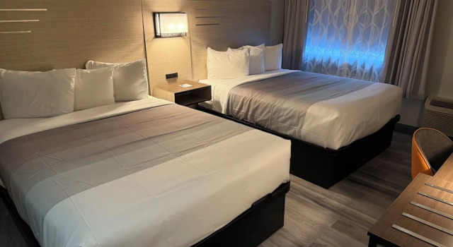 Четырёхместный номер Standard Red Lion Inn & Suites Kansas City