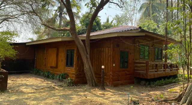 Коттедж Saiyok River House