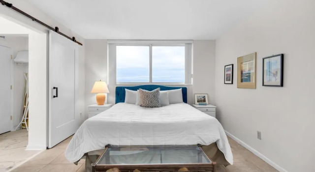 Tristan Towers Unit 8C, Rezerwuj Apartament Hotele w Panhandle Florida z parkingiem, Parking