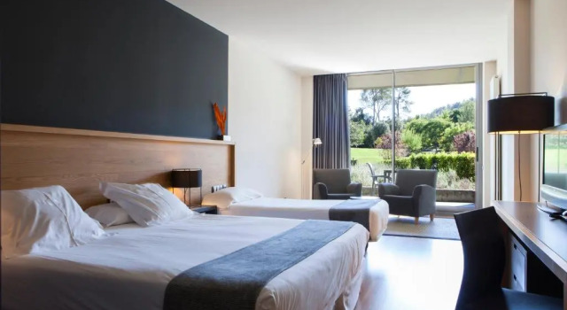 Семейный номер Standard Hotel Món Sant Benet