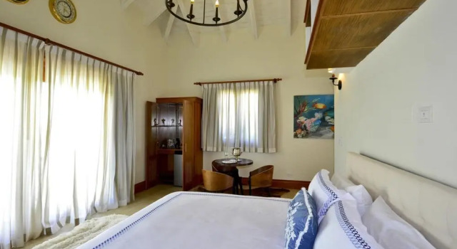 Ocean View 5-bedroom Fully Staffed Tropical Villa, Prenota Villa Cap Cana Punta Cana