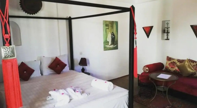 Riad Lalla Mira, Rezervați Hotel Hoteluri în Marrakech-Tensift-Haouz cu parcare, Parcare