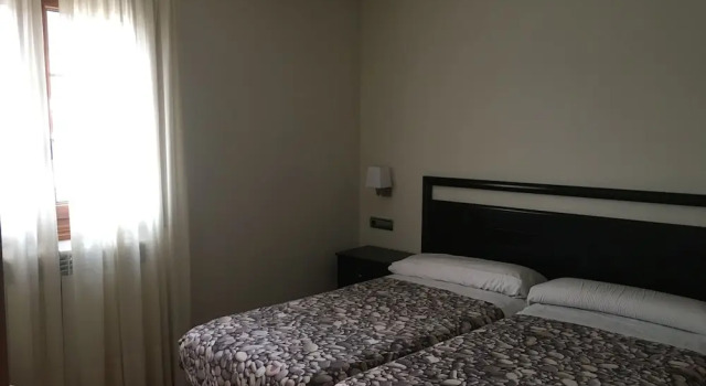 Апартаменты Hostal y Albergue Haizea - Hostel