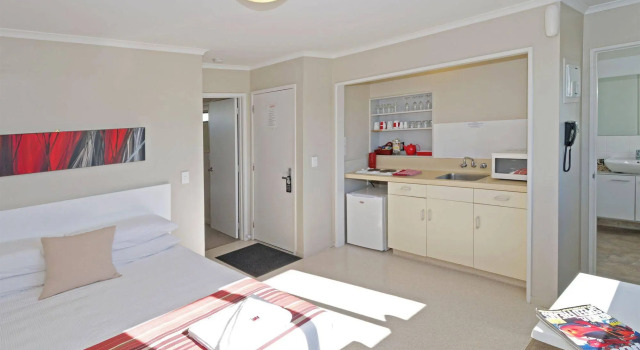 Airport Harbour View Motel
