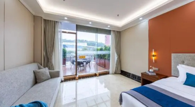 Люкс Executive с видом на бассейн New Runhua Hotel (Shenzhen Guangming Station Hongqiao Park Subway Station)