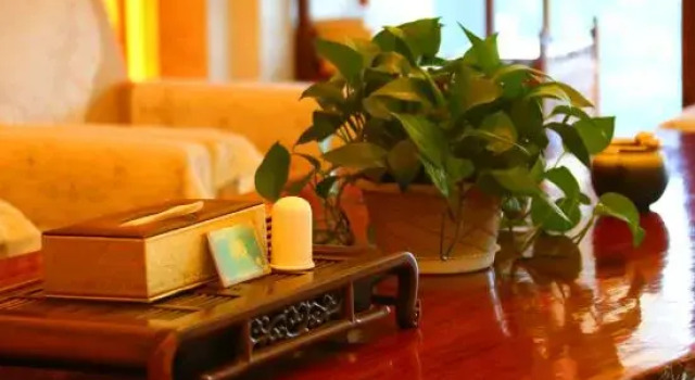 Qujing Yishi Yihe Hotel (Cuifeng Road, Qilin District), Rezerwuj Hotel Hotele w Qujing z parkingiem, Parking