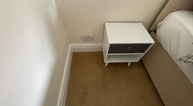 1st floor 2 bedroom apartment with park views and garden.