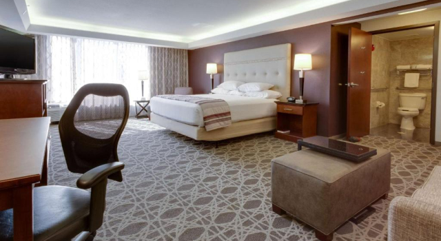Номер Superior Drury Inn & Suites Kansas City Overland Park