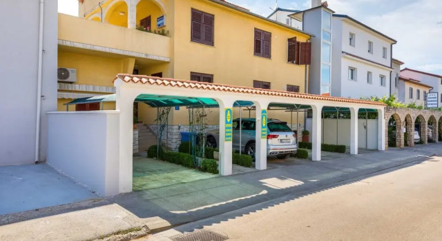 Seaside Apartment in Fazana - Two Bedrooms