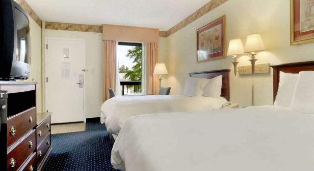 Четырёхместный номер Standard Baymont by Wyndham Tallahassee