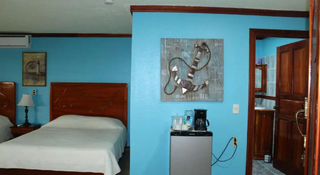 Четырёхместный номер Standard Fish Hook Marina Hotel