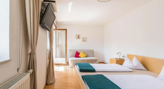 Ferienwohnung Arndt, Забронировать Отель Отели Штубайталь с парковкой, Парковка