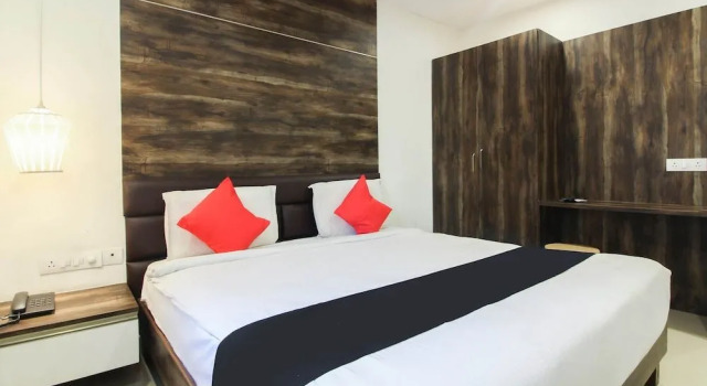 Capital O 37516 Apple Tree Inn, Rezerwuj Hotel Kukatpalli 
