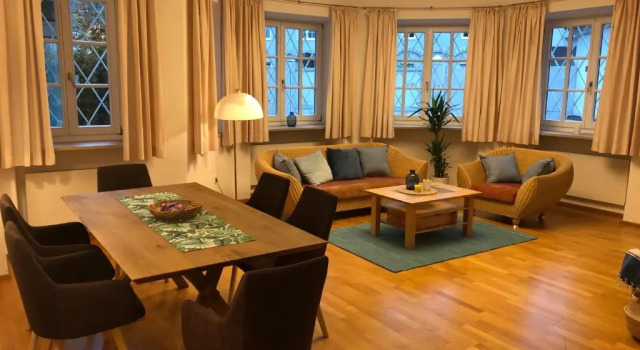 Ferienwohnung Eiskögerl im Barbarahof, Rezerwuj Apartament Hotele w Salzburg z parkingiem, Parking