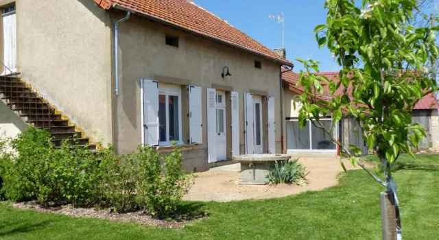 Grand Gîte Familial à la Campagne avec Jardin et Véranda, Près de Vichy et Moulins - FR-1-489-256, Prenota Hotel Cindré Alvernia
