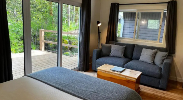 Sunwolf Riverside Cabins, Book Feriehus Villaer i Britisk Columbia, Villa
