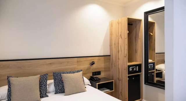 Двухместный номер Standard Hotel Adonis Capital